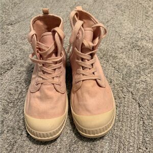 $10.  Girls Falls Creek Quinn Blush Pink Canvas Boots High Tops